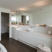 Bespoke mirrors